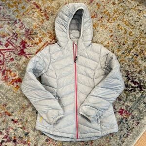 Lole lightweight silver/gray puffer jacket.